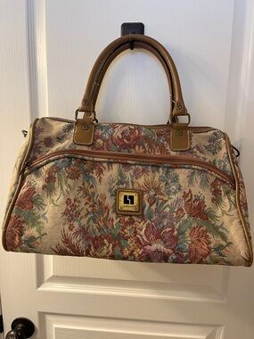 Vintage Leisure Floral Tapestry Travel Bag